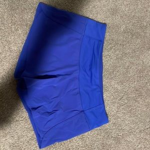 Run time shorts purple/blue.  Great condition just don’t wear them.